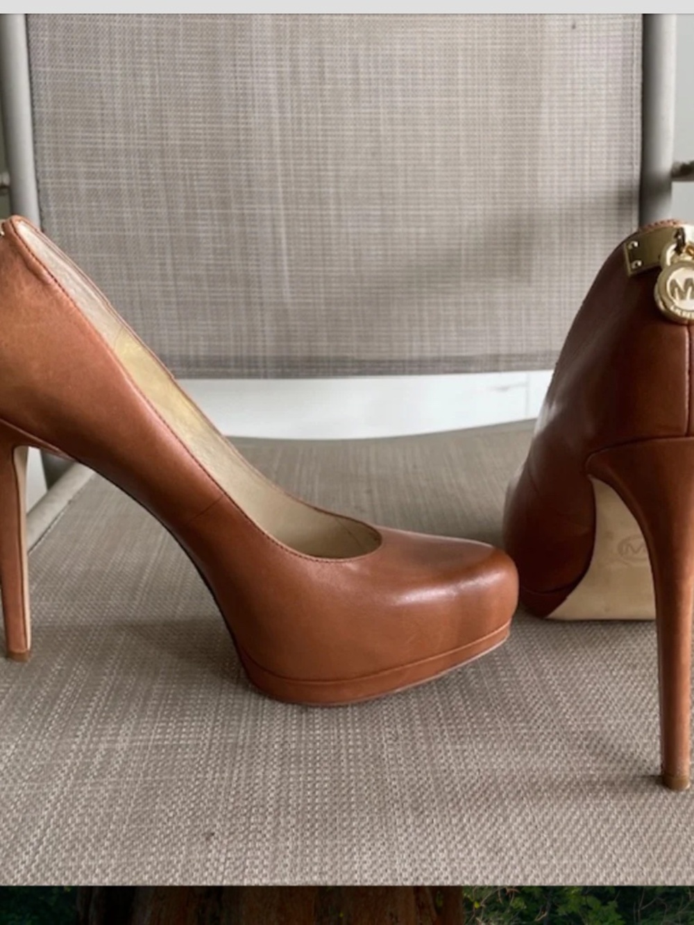Michael Kors Hamilton Platform Leather Pumps Heels Caramel Tan Gold Lock